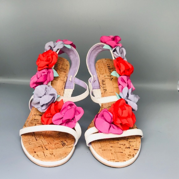 Floral Cork Wedges - Picture 1 of 7